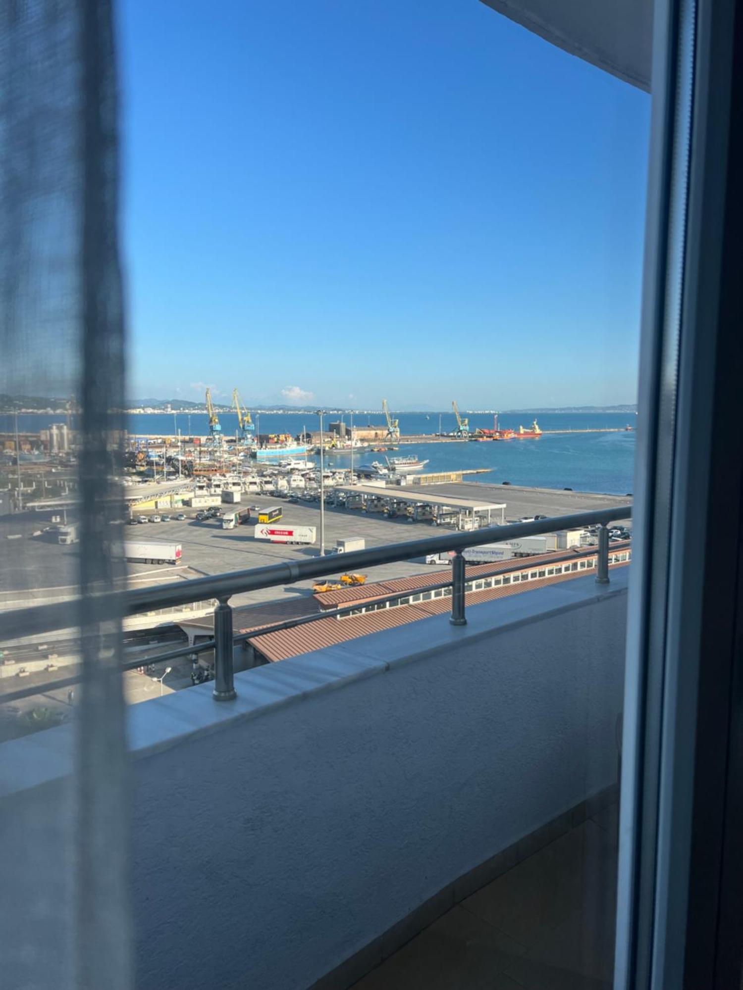 Port View Apartment 2 Durrës Exteriör bild